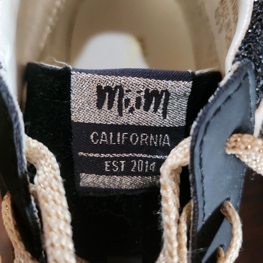 Shoes - Picture 6 of 7